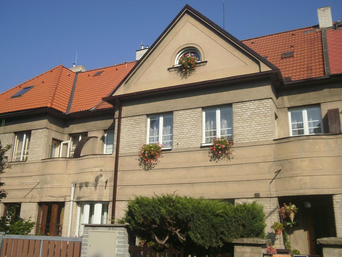 Apartricanova Prag Exteriör bild