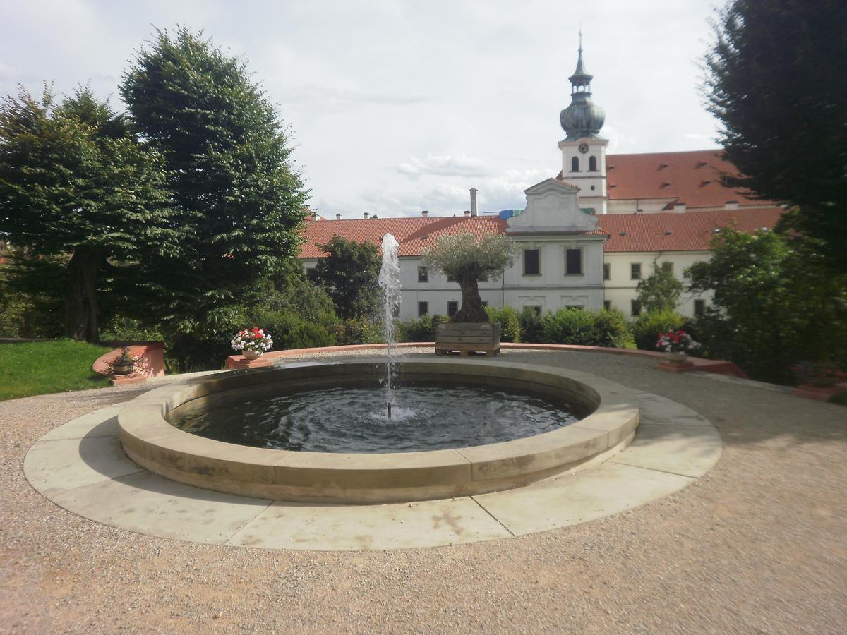Apartricanova Prag Exteriör bild