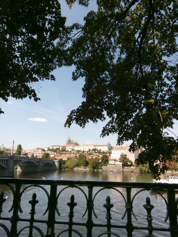 Apartricanova Prag Exteriör bild